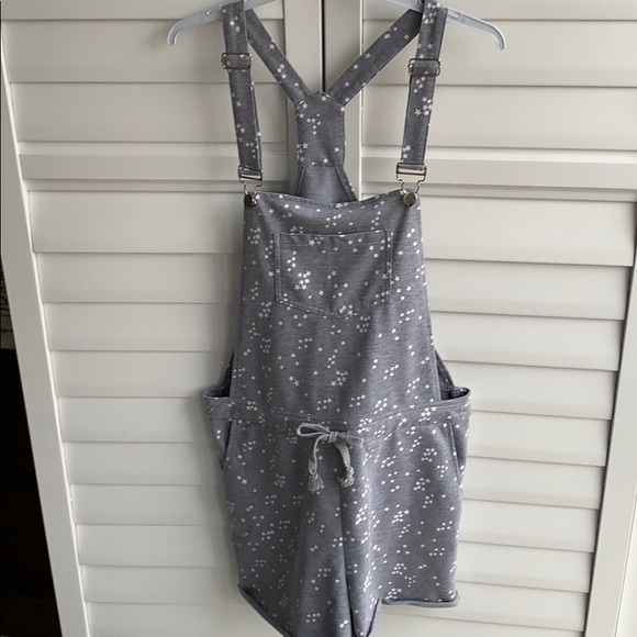 Grey Jersey Overall Shorts With White Stars - Picture 2 of 4